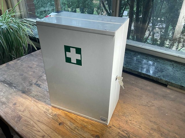 Ehbo kast - afbeelding 1 van  2
