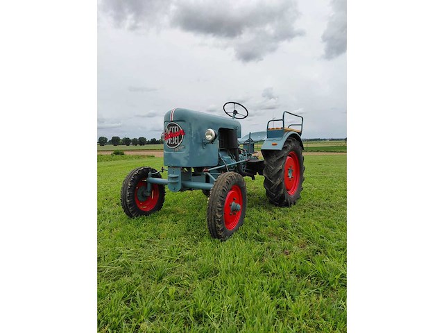 Eicher ekl 15 vintage tractor - afbeelding 1 van  5