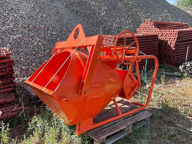 Eichinger 500l nieuwe betonnen bak - afbeelding 1 van  10