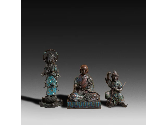 Eight japanese champlevé enameled bronzes, including figures and vases, 19th/20thc, tallest h 37,5 cm - afbeelding 3 van  8