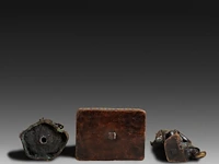 Eight japanese champlevé enameled bronzes, including figures and vases, 19th/20thc, tallest h 37,5 cm - afbeelding 5 van  8