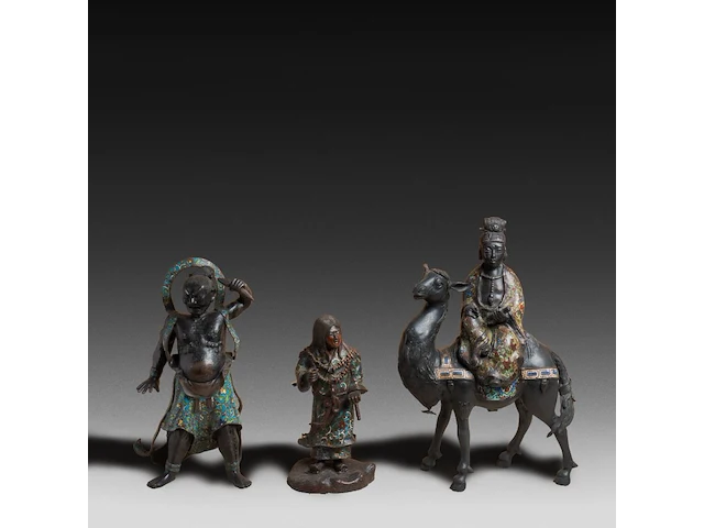 Eight japanese champlevé enameled bronzes, including figures and vases, 19th/20thc, tallest h 40 cm - afbeelding 3 van  7