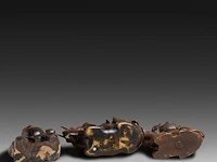 Eight japanese champlevé enameled bronzes; three figures, two pairs of vases and one censer, 19th/20thc, tallest h 44 cm - afbeelding 4 van  5