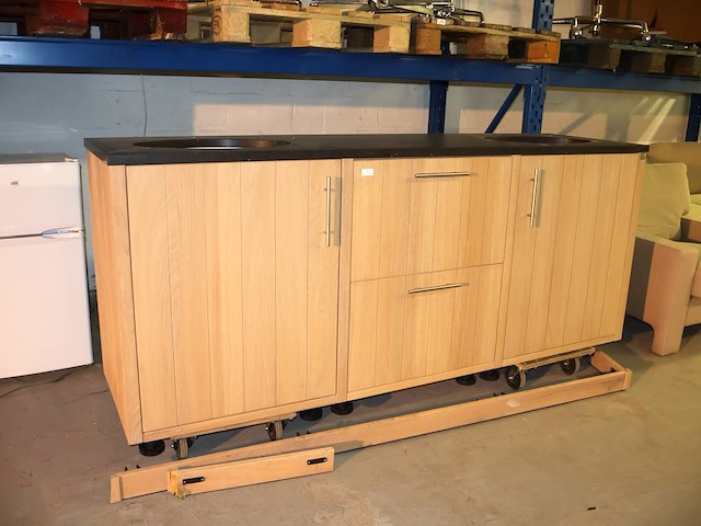 Eiken badkamer meubel - afbeelding 1 van  9