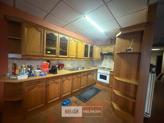 Eiken keuken + toestellen - afbeelding 1 van  10