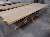 Eiken tafel