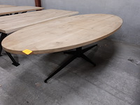 Eiken tafel