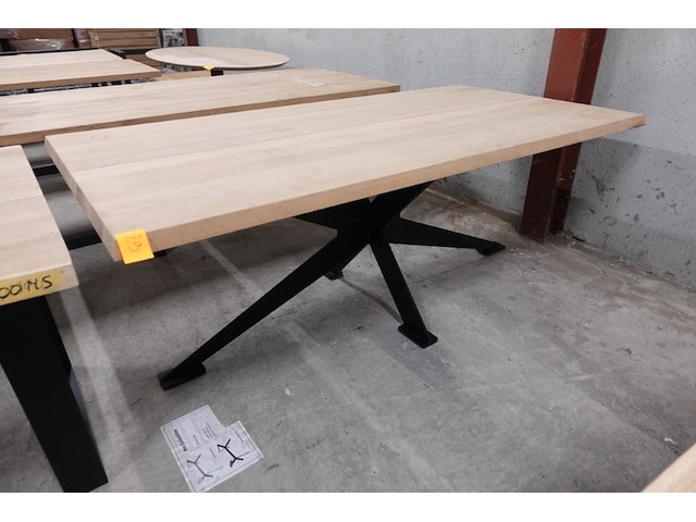 Eiken tafel - afbeelding 1 van  3