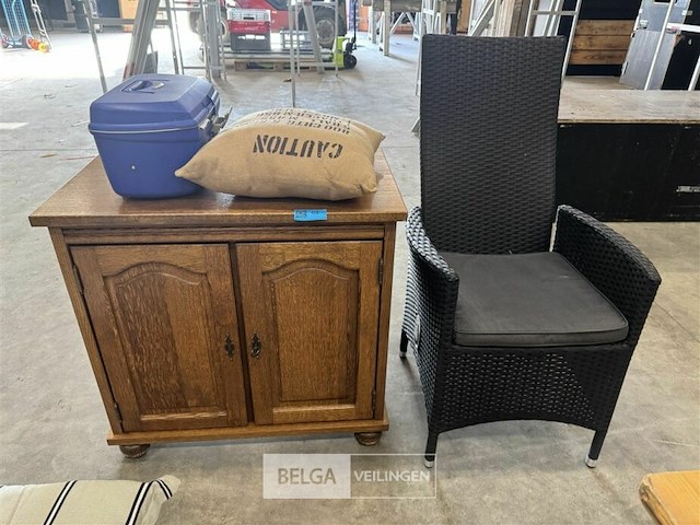 Eiken tv-kast + koffer + tuinstoel - afbeelding 2 van  6