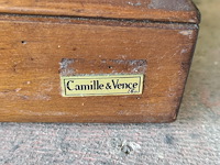 Eikenhouten bibliotheekkast flamant met 2 glazen deuren en 6 eikenhouten deuren camille&vence, eiken ladenkast met 4 laden, spiegel in houten kader - afbeelding 2 van  12