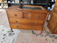 Eikenhouten bibliotheekkast flamant met 2 glazen deuren en 6 eikenhouten deuren camille&vence, eiken ladenkast met 4 laden, spiegel in houten kader - afbeelding 3 van  12