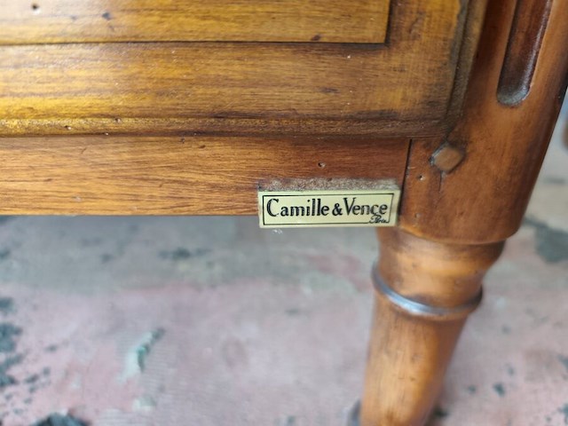 Eikenhouten bibliotheekkast flamant met 2 glazen deuren en 6 eikenhouten deuren camille&vence, eiken ladenkast met 4 laden, spiegel in houten kader - afbeelding 6 van  12