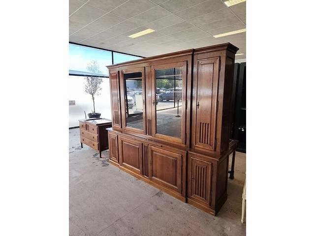 Eikenhouten bibliotheekkast flamant met 2 glazen deuren en 6 eikenhouten deuren camille&vence, eiken ladenkast met 4 laden, spiegel in houten kader - afbeelding 10 van  12