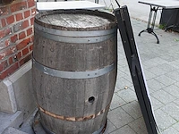 Eikenvat & reclamebord