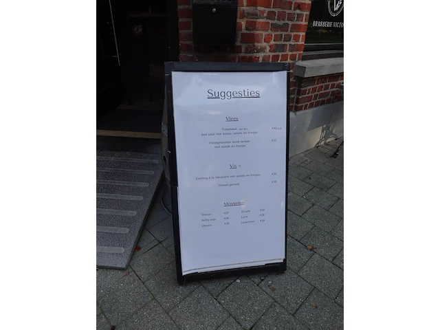 Eikenvat & reclamebord - afbeelding 2 van  2