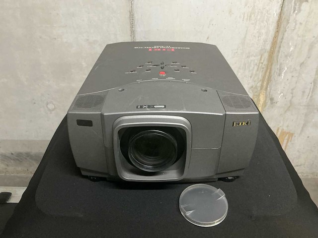 Eiki lc-x986 boardroom projector beamers & projectie - afbeelding 1 van  3