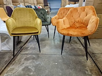 Eindejaarsopruiming stoelen (bezorgveiling)