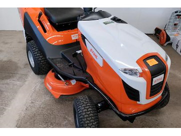 Eindereeks en stockverkoop tuin & parkmachines