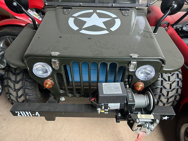 Elctrische jeep - afbeelding 1 van  8