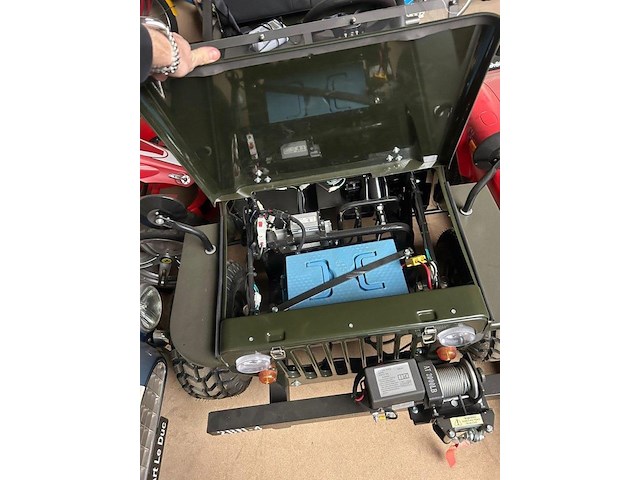 Elctrische jeep - afbeelding 3 van  8