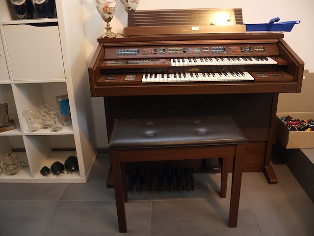 Electone elektrische piano - afbeelding 1 van  11