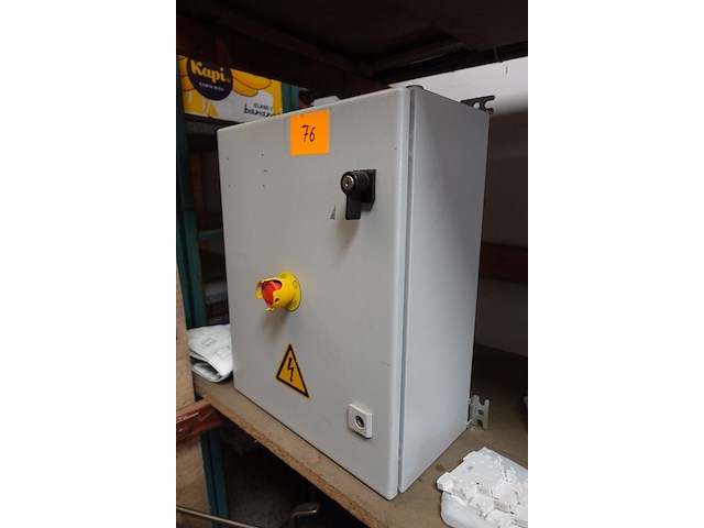 Electriciteitsbord met inhoud - afbeelding 3 van  7