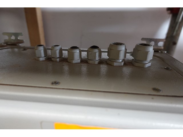 Electriciteitsbord met inhoud - afbeelding 4 van  7