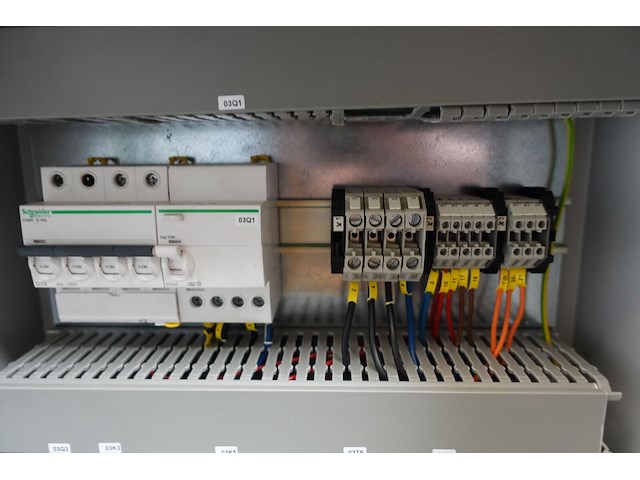 Electriciteitsbord met inhoud - afbeelding 7 van  7
