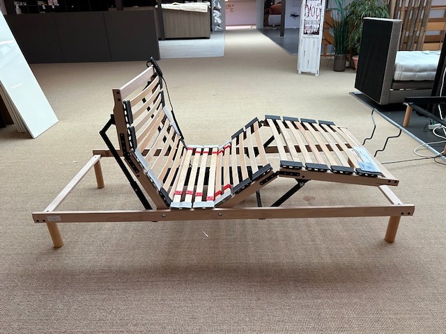 Electrische lattenbodem - afbeelding 1 van  13