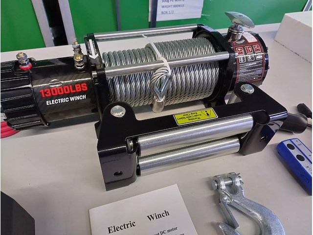 Electrische lier 12 volt 5800kg - afbeelding 1 van  15