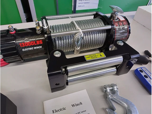 Electrische lier 12 volt 5800kg - afbeelding 1 van  15