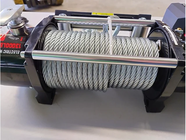 Electrische lier 12 volt 5800kg - afbeelding 10 van  15