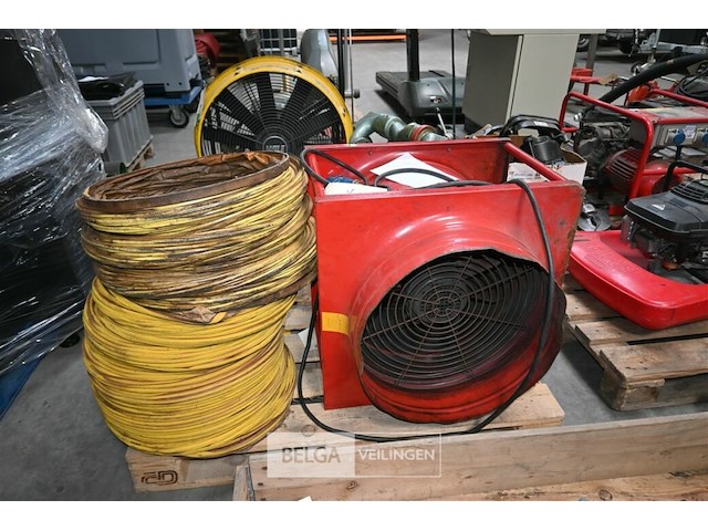 Electrische rookzuiger met aanzuigslangen - afbeelding 2 van  5