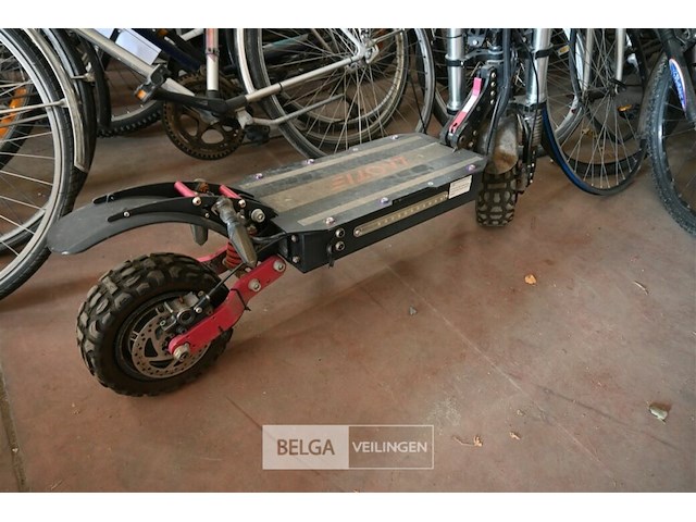 Electrische scooter laotie - afbeelding 2 van  8
