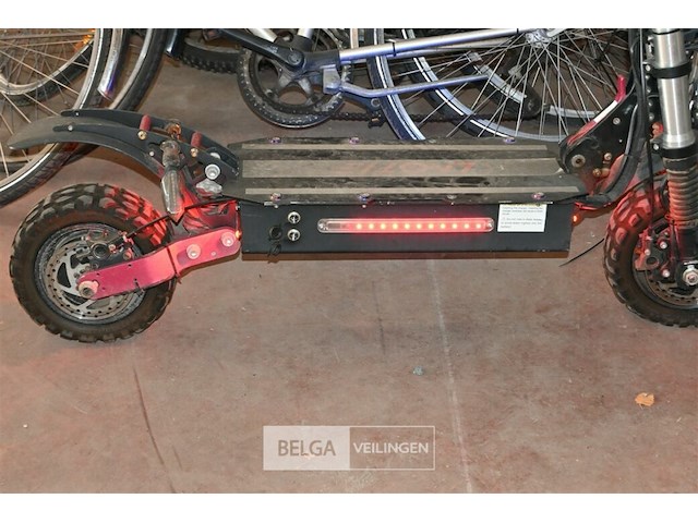 Electrische scooter laotie - afbeelding 6 van  8