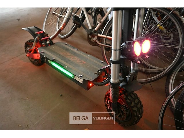 Electrische scooter laotie - afbeelding 8 van  8