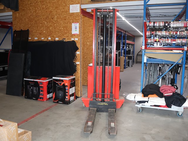 Electrische stapelaar - afbeelding 1 van  8