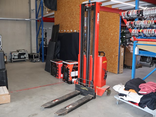 Electrische stapelaar - afbeelding 2 van  8