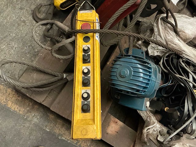 Electrolift elektrische kettingtakel - afbeelding 2 van  8