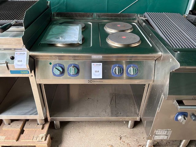 Electrolux 4-spit fornuis rvs elektrisch - afbeelding 1 van  3