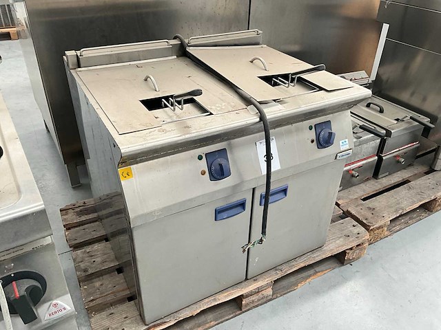 Electrolux dubbele friteuse rvs - afbeelding 2 van  4