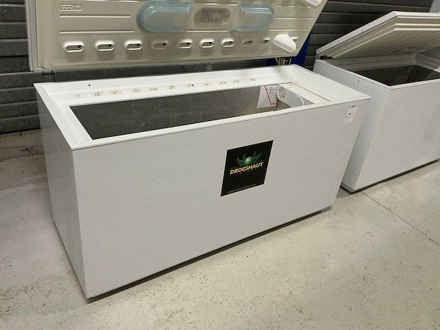 Electrolux ecf31461w vriezer - afbeelding 2 van  9