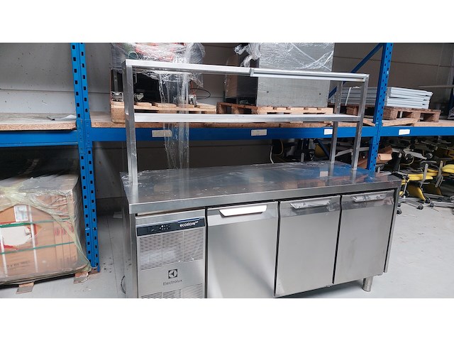 Electrolux eh3kbaaa koelwerkbank 440 lt,3 doors - afbeelding 3 van  8