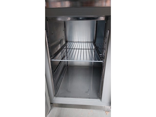 Electrolux eh3kbaaa koelwerkbank 440 lt,3 doors - afbeelding 6 van  8