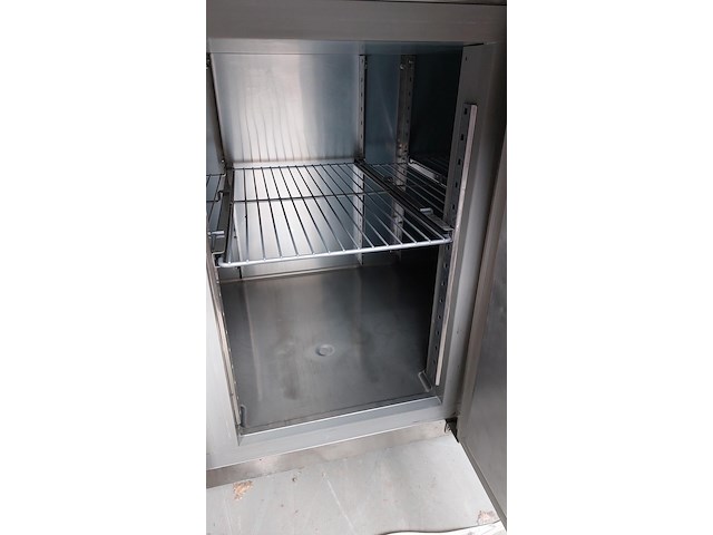 Electrolux eh3kbaaa koelwerkbank 440 lt,3 doors - afbeelding 7 van  8