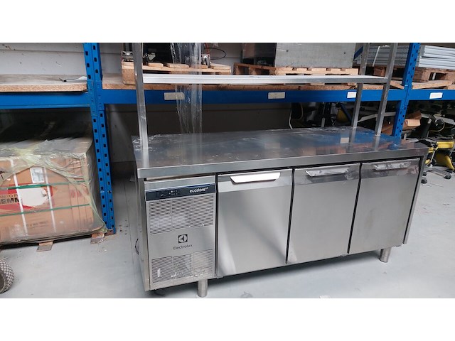 Electrolux eh3kbaaa koelwerkbank 440 lt,3 doors - afbeelding 1 van  8