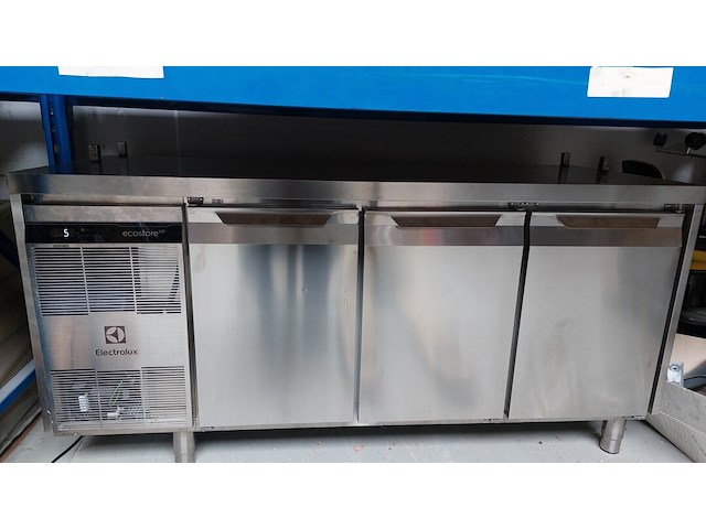 Electrolux eh3kbaaa koelwerkbank 440 lt,3 doors - afbeelding 8 van  8