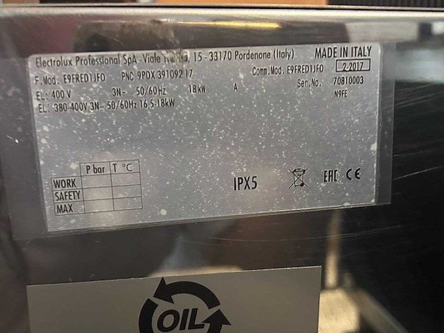Electrolux professional 900xp-lijn elektrische friteuse - afbeelding 2 van  6