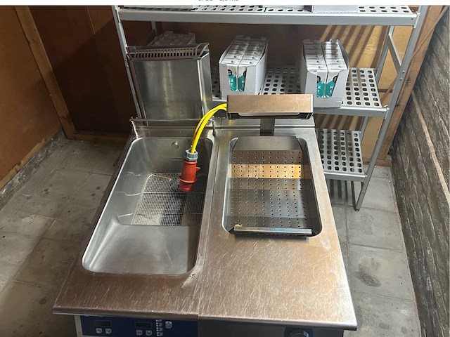 Electrolux professional 900xp-lijn elektrische friteuse - afbeelding 5 van  6