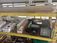 Electronica, spots, schroeven, werkhandschoenen, … - afbeelding 2 van  6